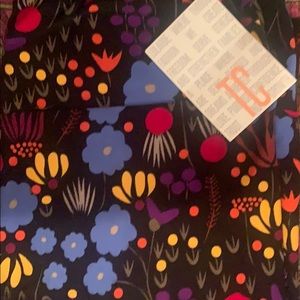 Lularoe TC black with flower pattern leggings